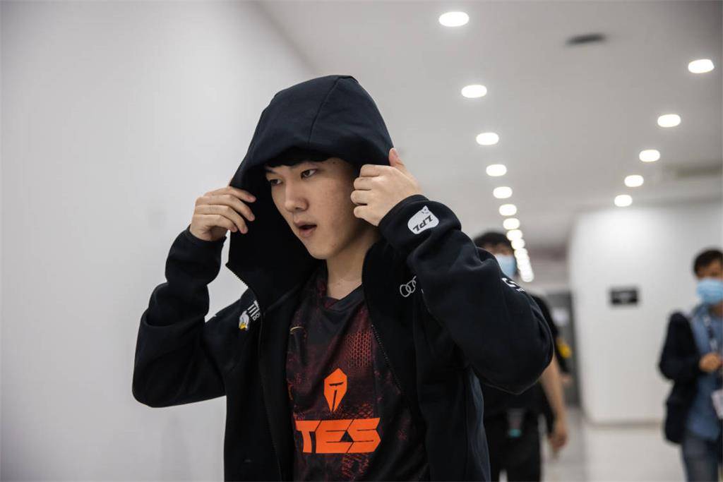 包含Uzi在DWG比赛中出色发挥,表现优异引发热议!的词条 包含Uzi在DWG比赛中出色发挥,表现优异引发热议!的词条