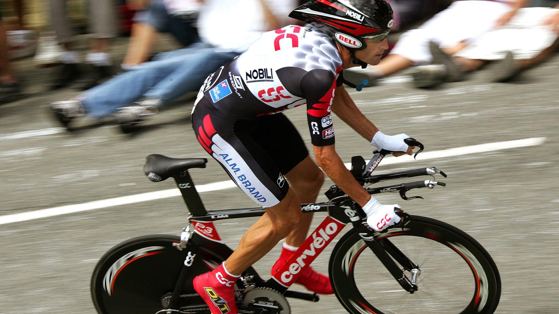  伊布复出首秀出彩，费内巴切主场绝杀那不勒斯，豪取13连胜