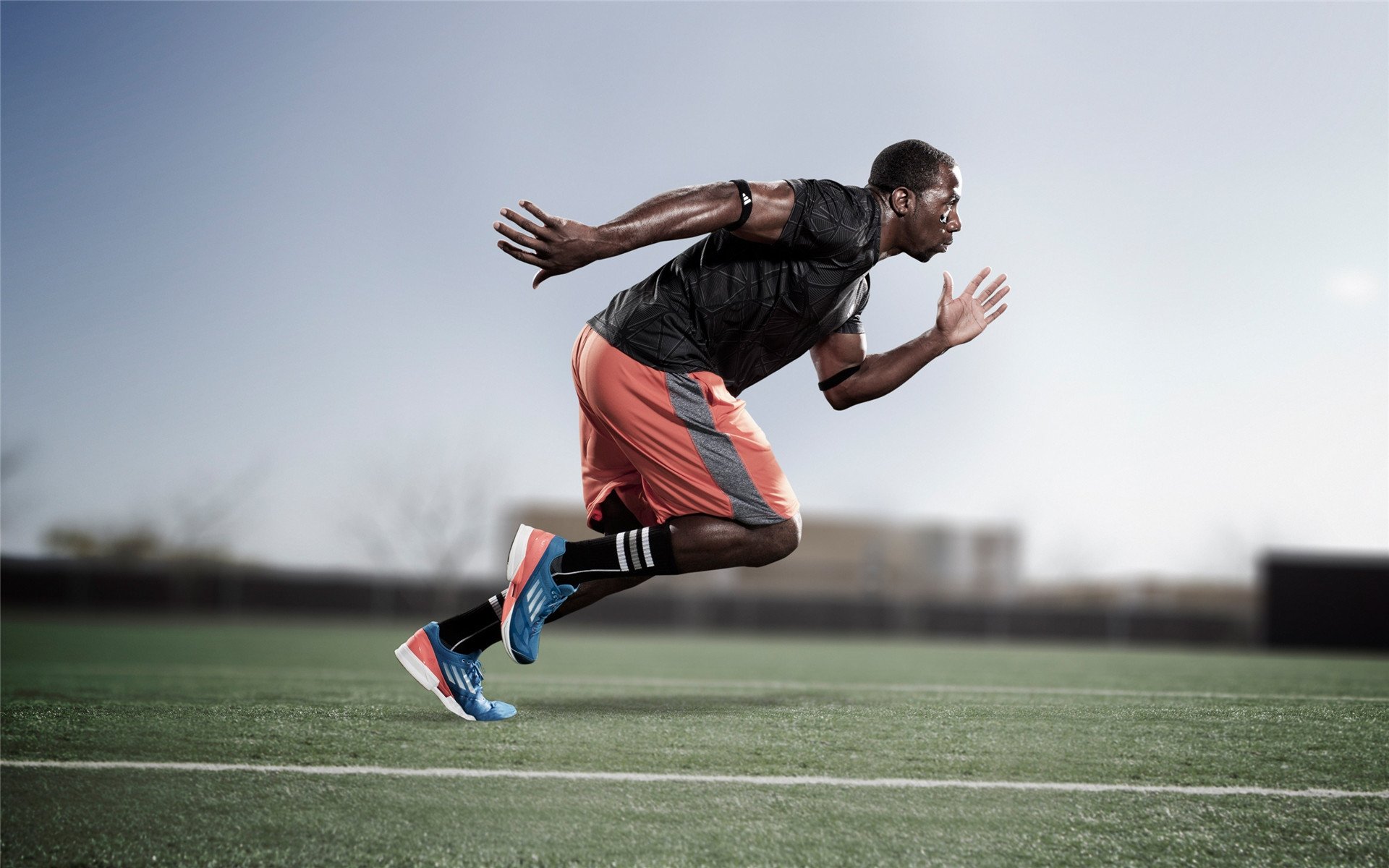 关于内马尔赛后谦逊发言登热搜，切尔西横扫曼联引发热议的信息