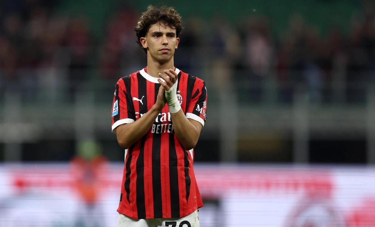 关于内马尔赛后谦逊发言登热搜，切尔西横扫曼联引发热议的信息